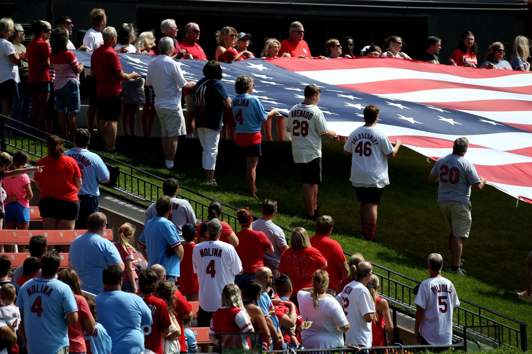 Pujols stays at 698, Reds beat Cards 3-0